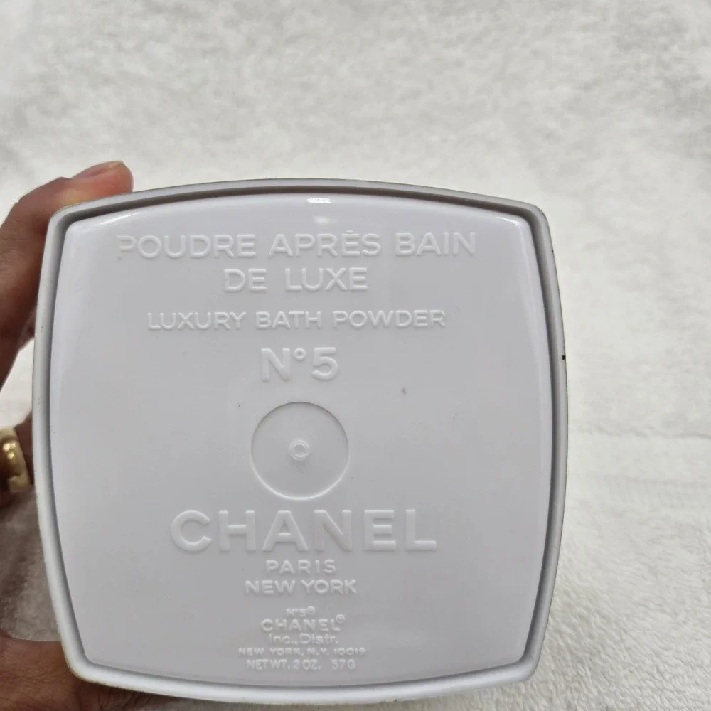 CHANEL N°5 Poudre Après Bain De Luxe Bath Powder for Women White 2oz Luxury Bath